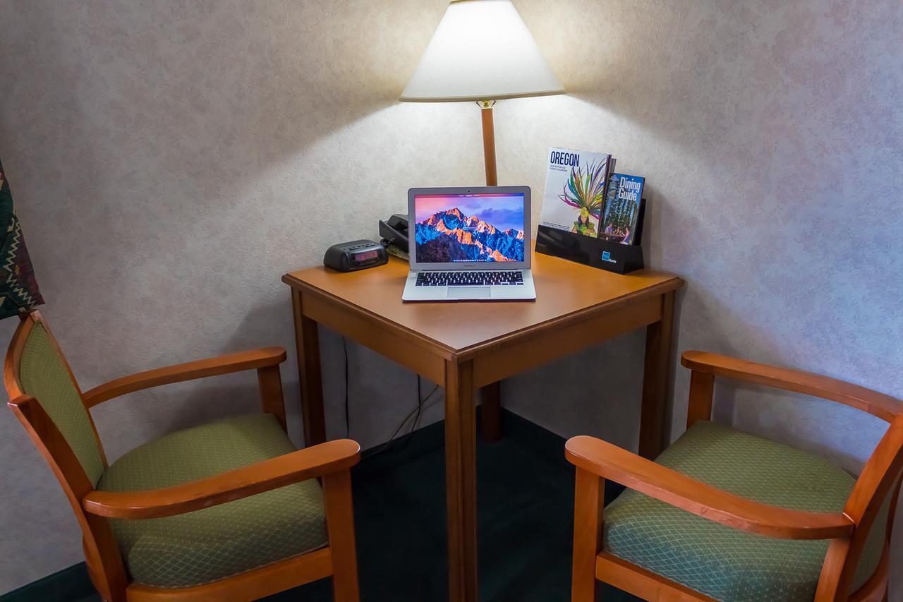 Guest House Inn Junction City Экстерьер фото